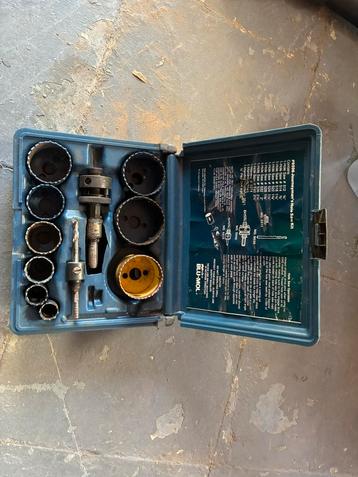 Blu mol klokzagen beschikbaar voor biedingen