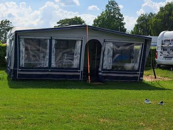 hypercamp seizoenstent beschikbaar voor biedingen