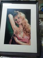 Brigitte Bardot met originele handtekening, Verzamelen, Ophalen of Verzenden, Zo goed als nieuw, Foto of Kaart, Gesigneerd