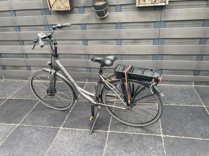 Granville electrische damesfiets 25km/u, Fietsen en Brommers, Elektrische fietsen, Gebruikt, Overige merken, 50 km per accu of meer