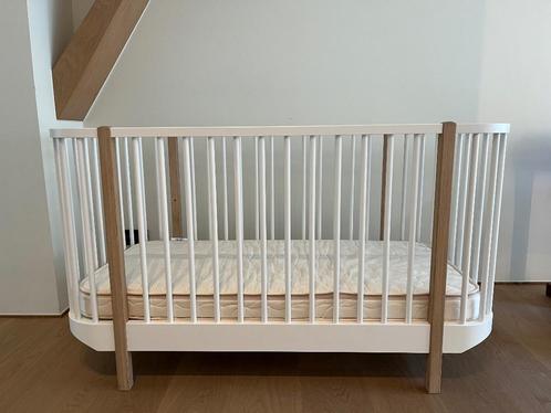 Babybed Oliver furniture, Kinderen en Baby's, Kinderkamer | Bedden, Zo goed als nieuw, 140 tot 160 cm, 70 tot 85 cm, Matras, Ophalen