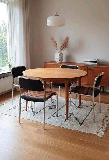 4 VINTAGE STOELEN | Gestreepte stof in chroom en jaren 70  beschikbaar voor biedingen