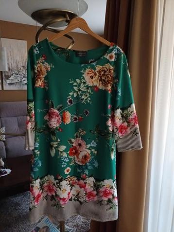 Volledig nieuw elegant en modieus kleed  "AMELIE  & AMELIE " beschikbaar voor biedingen