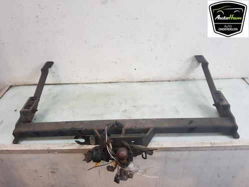 TREKHAAK Renault Trafic New (FL) (01-2001/06-2014), Auto-onderdelen, Ophanging en Onderstel, Renault, Gebruikt