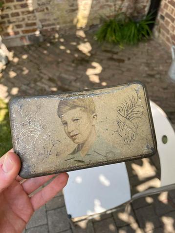 Zeldzaam siroopblik ‘GELYPEAR’ met portret van Prins Albert beschikbaar voor biedingen