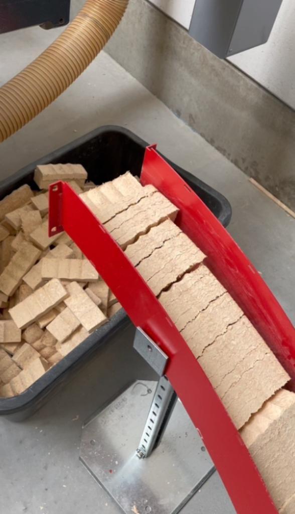 Geperst brandhout 4€/10kg, Tuin en Terras, Brandhout, Blokken, Eikenhout, 3 tot 6 m³, Ophalen