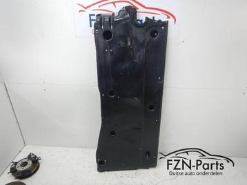 VW Tiguan 5NA Bodemplaat Links L 5QF825201H beschikbaar voor biedingen