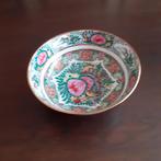 Mooie Chinese kom. Hoogte 8 cm, diameter 25 cm., Antiek en Kunst, Ophalen