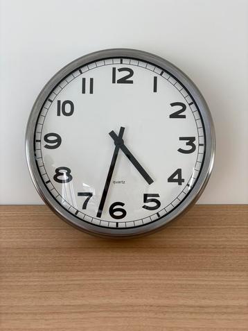 Wandklok Ikea beschikbaar voor biedingen