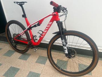 Canyon lux cf Large 110 mm xtr beschikbaar voor biedingen