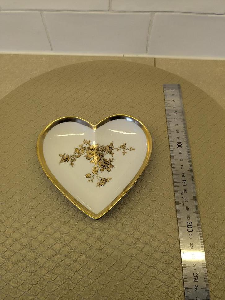 Hartvormig porseleinen schaaltje – goudrand– RZB, Antiek en Kunst, Antiek | Porselein, Ophalen