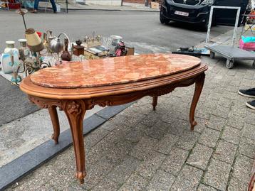 table basse disponible aux enchères