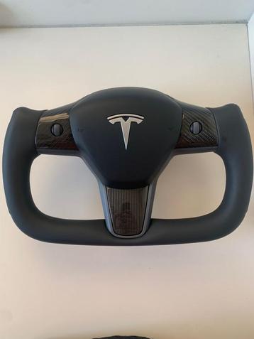 Volant en carbone Tesla Model Y Europa avec airbag disponible aux enchères