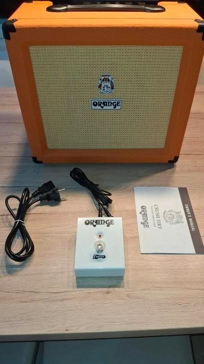 Orange Crush 35Rt versterker + voetschakelaar, Muziek en Instrumenten, Versterkers | Bas en Gitaar, Zo goed als nieuw, Gitaar
