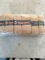 Eerste bol wol van Aoust (12 ballen) C3, Hobby en Vrije tijd, Ophalen of Verzenden, Naald