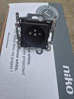 Niko stopcontact vanaf 4.50€, Doe-het-zelf en Bouw, Ophalen, Stopcontact