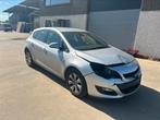 Opel Astra 2014 100.000 km met schade, Auto's, Opel, Voorwielaandrijving, 4 cilinders, Leder en Stof, Bedrijf