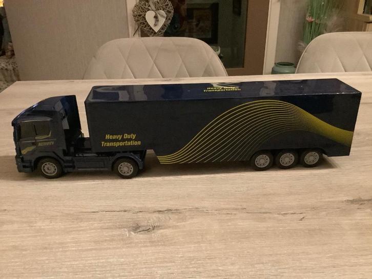 Plastic speelgoed vrachtwagen (licht) (12x49 cm), Kinderen en Baby's, Speelgoed |Speelgoedvoertuigen, Zo goed als nieuw, Ophalen of Verzenden