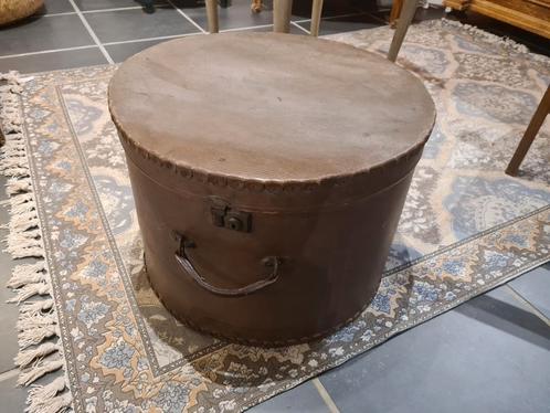 Oude speciale hoedendoos XXL heel groot, Antiek en Kunst, Curiosa en Brocante, Ophalen