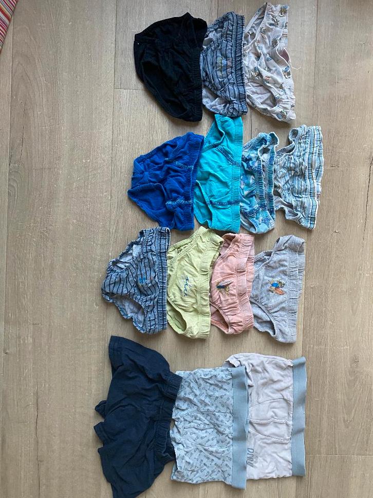 14 onderbroeken maat 92 104, Enfants & Bébés, Vêtements enfant | Taille 92, Utilisé, Garçon, Vêtements de nuit ou Sous-vêtements