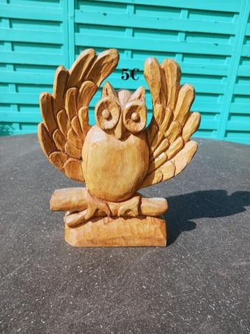 Houten beeldje uil beschikbaar voor biedingen