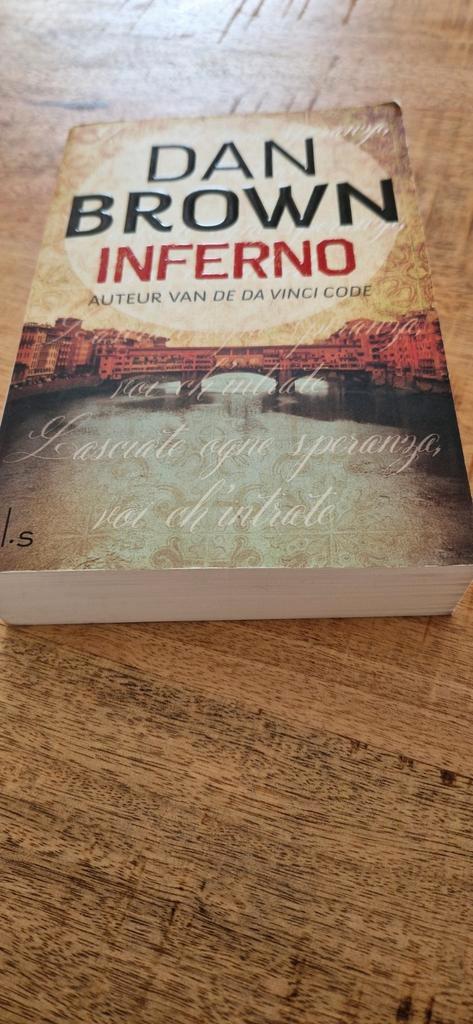 Dan Brown - Inferno, Boeken, Thrillers, Gelezen, Ophalen of Verzenden