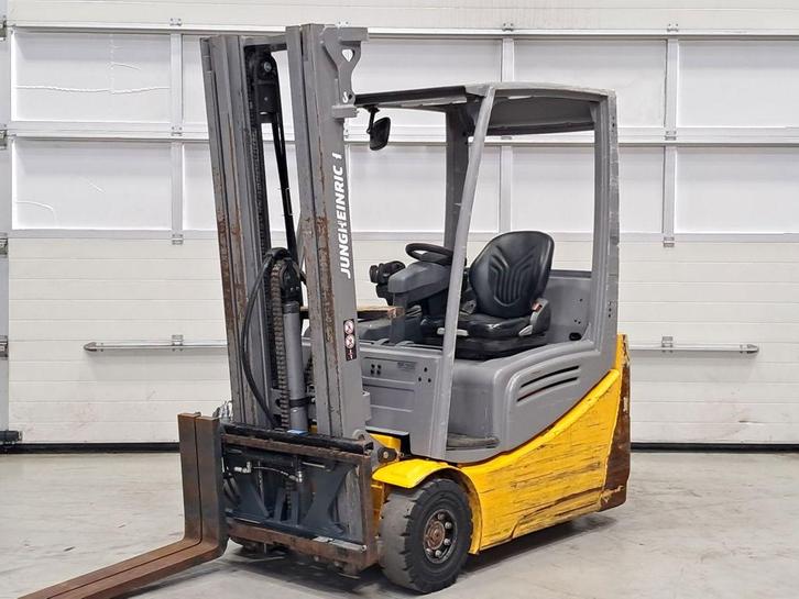 JUNGHEINRICH EFG 216k, Zakelijke goederen, Machines en Bouw | Heftrucks en Intern transport, Reachtruck, Elektrisch, 1000 tot 2000 kg