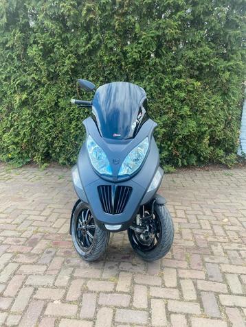 Custom piaggio MP3 - 400cc - Akrapovic - NL Kenteken beschikbaar voor biedingen