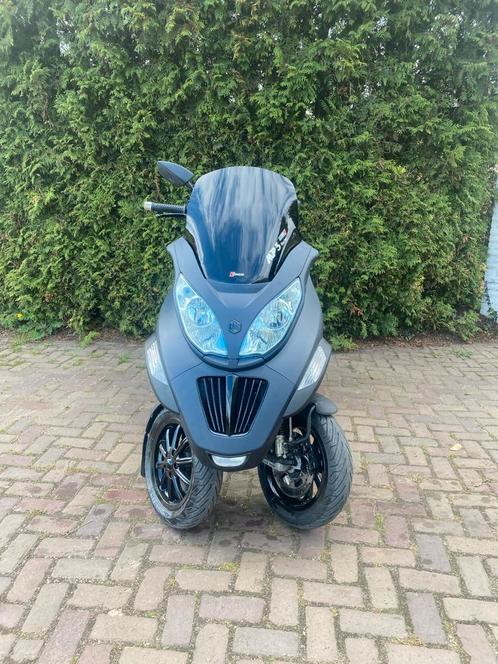 Custom piaggio MP3 - 400cc - Akrapovic - NL Kenteken, Motoren, Motoren | Piaggio, Particulier, Overig, 12 t/m 35 kW, 1 cilinder