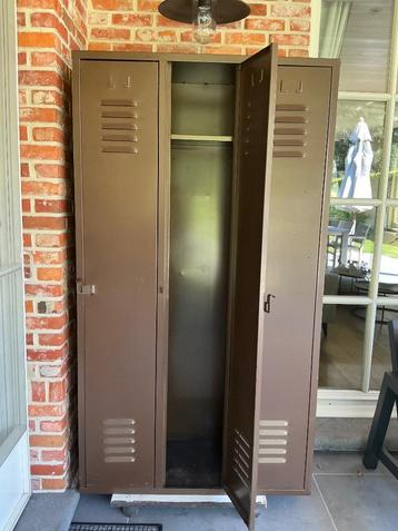 Vintage Lockerkast beschikbaar voor biedingen