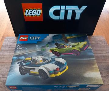 Lego City 60415 politiewagen en snelle achtervolging beschikbaar voor biedingen