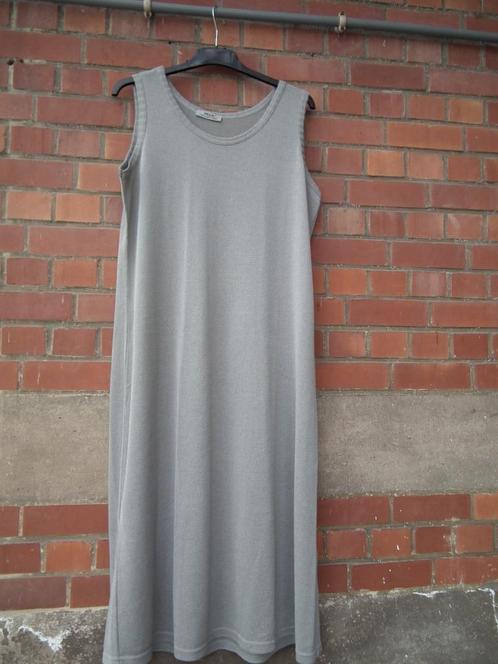Zomerjurk voor dames. maat 4. grijze kleur. (van Nill), Kleding | Dames, Jurken, Zo goed als nieuw, Maat 46/48 (XL) of groter