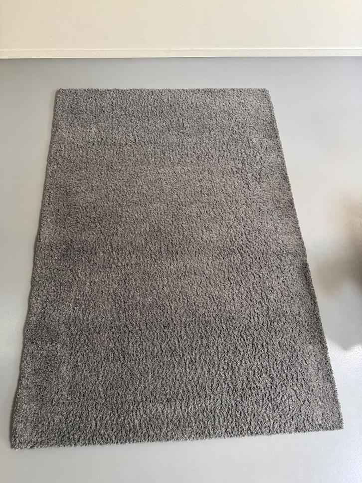 Tapijt langpolig antraciet grijs 133x195cm, Huis en Inrichting, Stoffering | Tapijten en Vloerkleden, Zo goed als nieuw, 100 tot 150 cm