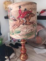 Tafellamp , grote lamp jacht tafereel , vintage , zeer mooi, Enlèvement, Comme neuf, Tissus, 75 cm ou plus