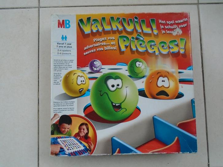 Bordspel - Valkuil - MB, Hobby en Vrije tijd, Gezelschapsspellen | Bordspellen, Gebruikt, Een of twee spelers, Ophalen of Verzenden