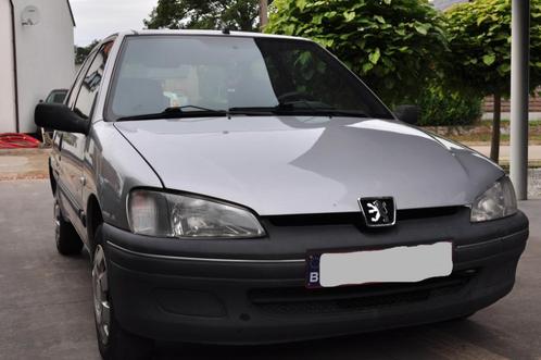 Peugeot 106, Autos, Peugeot, Particulier, Essence, Hatchback, 2 portes, Boîte manuelle, Argent ou Gris, Bleu, Tissu, Enlèvement