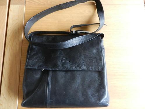 zwarte lederen handtas/ cross over, Handtassen en Accessoires, Tassen | Damestassen, Handtas, Zwart, Ophalen of Verzenden