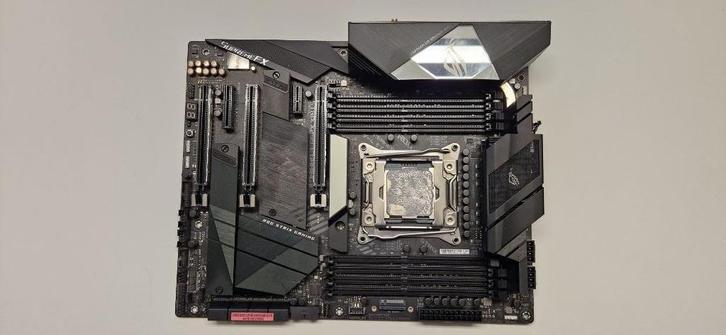 PC gaming moederbord ASUS + CPU i7 6 core 3,5 GHz, Informatique & Logiciels, Cartes mères, Comme neuf, Intel, Enlèvement