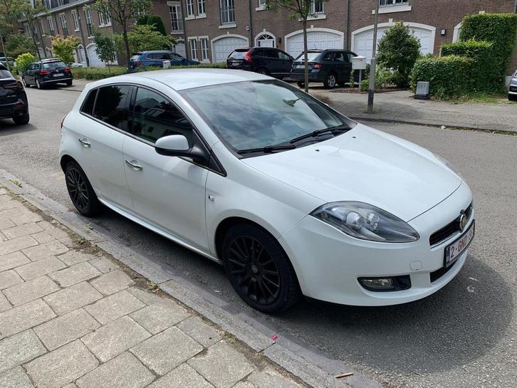 Fiat Bravo 1.6JTD euro5 boite 6 vitesses, Auto's, Fiat, Particulier, Bravo, Diesel, Euro 5, Berline, 5 deurs, Handgeschakeld, Wit