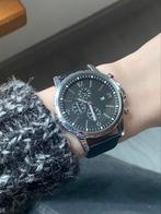 Horloge met datum, Handtassen en Accessoires, Horloges | Heren, Overige merken, Leer, Staal, Polshorloge