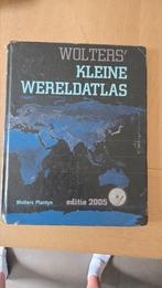 Wolters Kleine wereldatlas editie 2005 + can rom, Ophalen of Verzenden, Gelezen