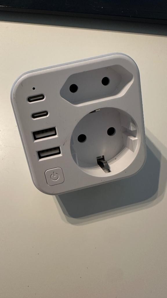 Reisadapter Type M 6-in-1 Stekker (Namibie & Zuid-Afrika), Computers en Software, Pc- en Netwerkkabels, Zo goed als nieuw, Ophalen
