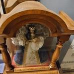 Statue de Marie dans la chapelle, Enlèvement