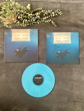 Signed Hit me hard and soft Exclusive blue LP Billie Eilish beschikbaar voor biedingen