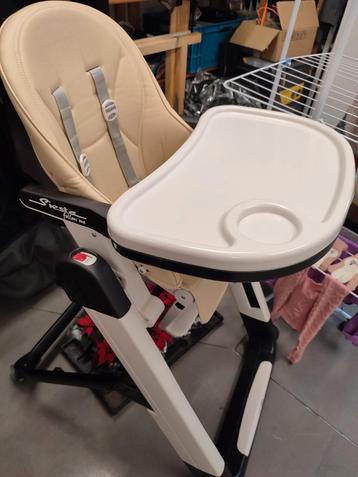 Chaise haute beschikbaar voor biedingen