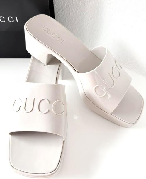 GUCCI PLATFORM LOGO MUILTJES, 40,(NEW €645) ORIGINEEL💖💖💖, Kleding | Dames, Schoenen, Zo goed als nieuw, Sandalen of Muiltjes