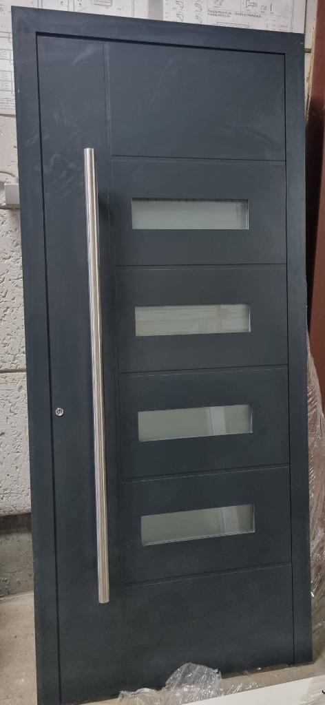 Nieuwe ALU voordeur in de kleur antraciet 96 cm x 219 cm, Doe-het-zelf en Bouw, Deuren en Vliegenramen, Nieuw, Buitendeur, Metaal