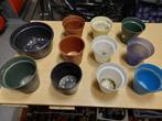 17 ronde stevige plastic plantenpotten / bloempotten., Kunststof, Gebruikt, Rond, Tuin