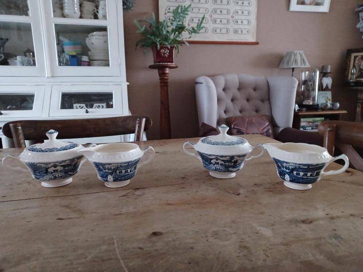 SOCIETE CERAMIQUE MAASTRICHT BOERENHOEVE BLAUW MELKKAN EN SU, Antiek en Kunst, Antiek | Servies los, Ophalen of Verzenden