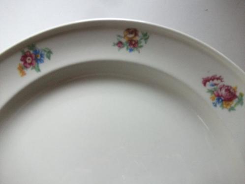 P. Regout serviesdelen borden slakom terrine, Antiek en Kunst, Antiek | Servies los, Ophalen